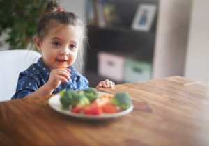 child eating vegetables | Funutrition